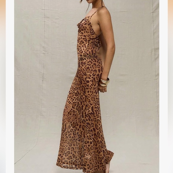 Elegant Animal Print Maxi Dress - Picture 2 of 9